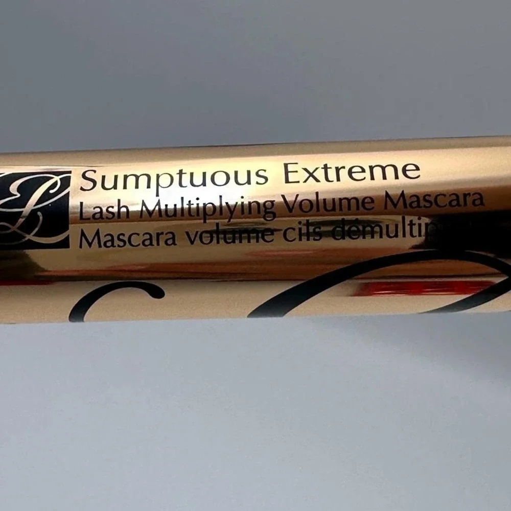 Estee Lauder Sumptuous Extreme Lash Multiplying Volume Mascara 01 Extreme Black